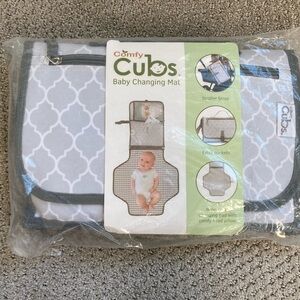 Comfy Cubs Baby Changing Mat with Gray Pattern